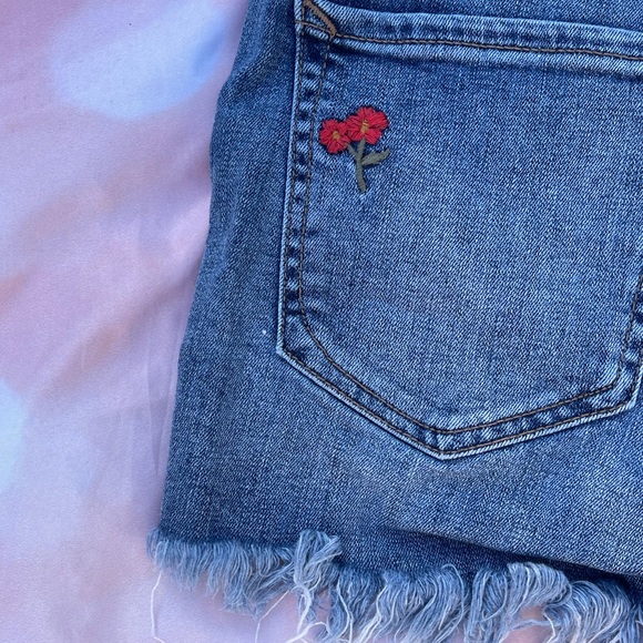 EXPRESS Flower Embroidered High Rise Midi Shorts - Picture 12 of 13